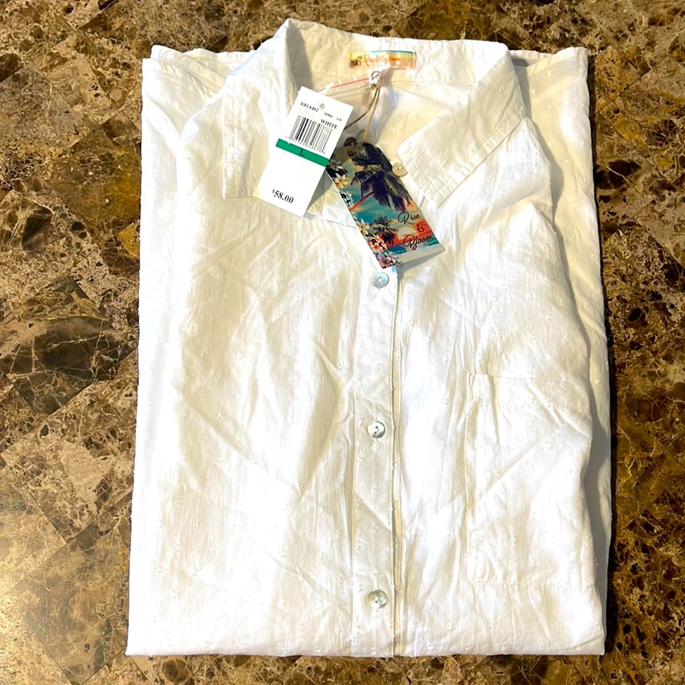 NWT RISE & Bloom Cover Up Shirt ✨